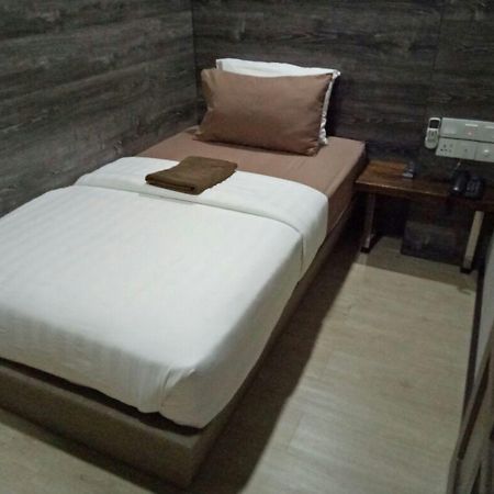 Готель Qing Yun Resthouse -Delima Satu Kampong Serusup Екстер'єр фото